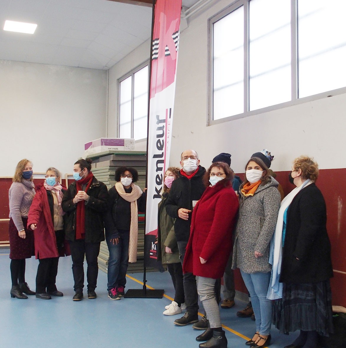 06122021 le groupe autour de la banniere 3