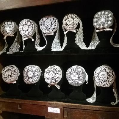Collection de coiffes du Pays de Serent