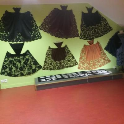 Collection de tabliers en broderie Richelieu