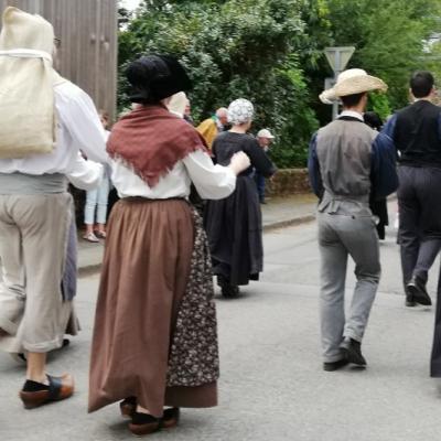 Costumes de travail vus de dos