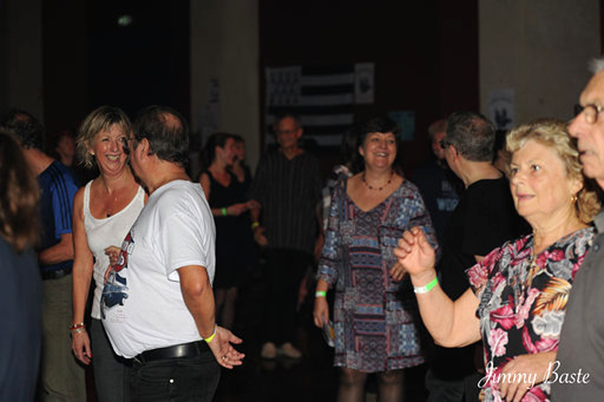 JB-Super ambiance au Fest-noz de Savigny