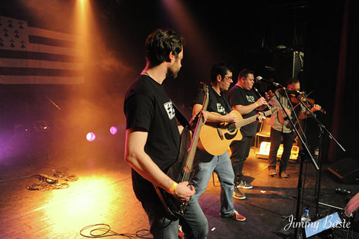 JB16112019-Musiciens du groupe Avel à Savigny_1