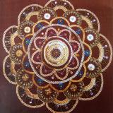 Sur drap de laine sequins et perles