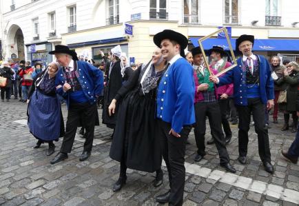 Costume derniere mode